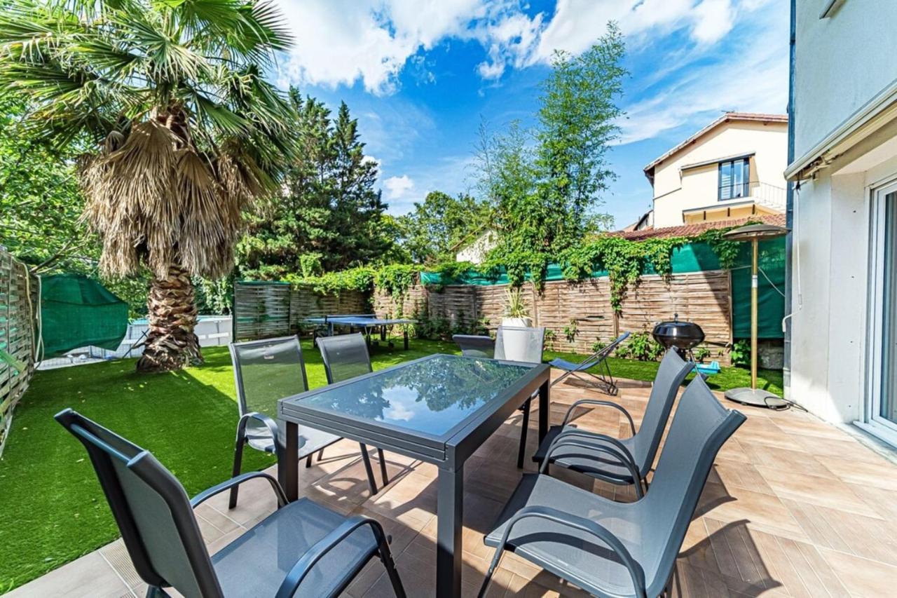 Maison Frappaz - 4 Bedrooms With Garden 维勒班 外观 照片