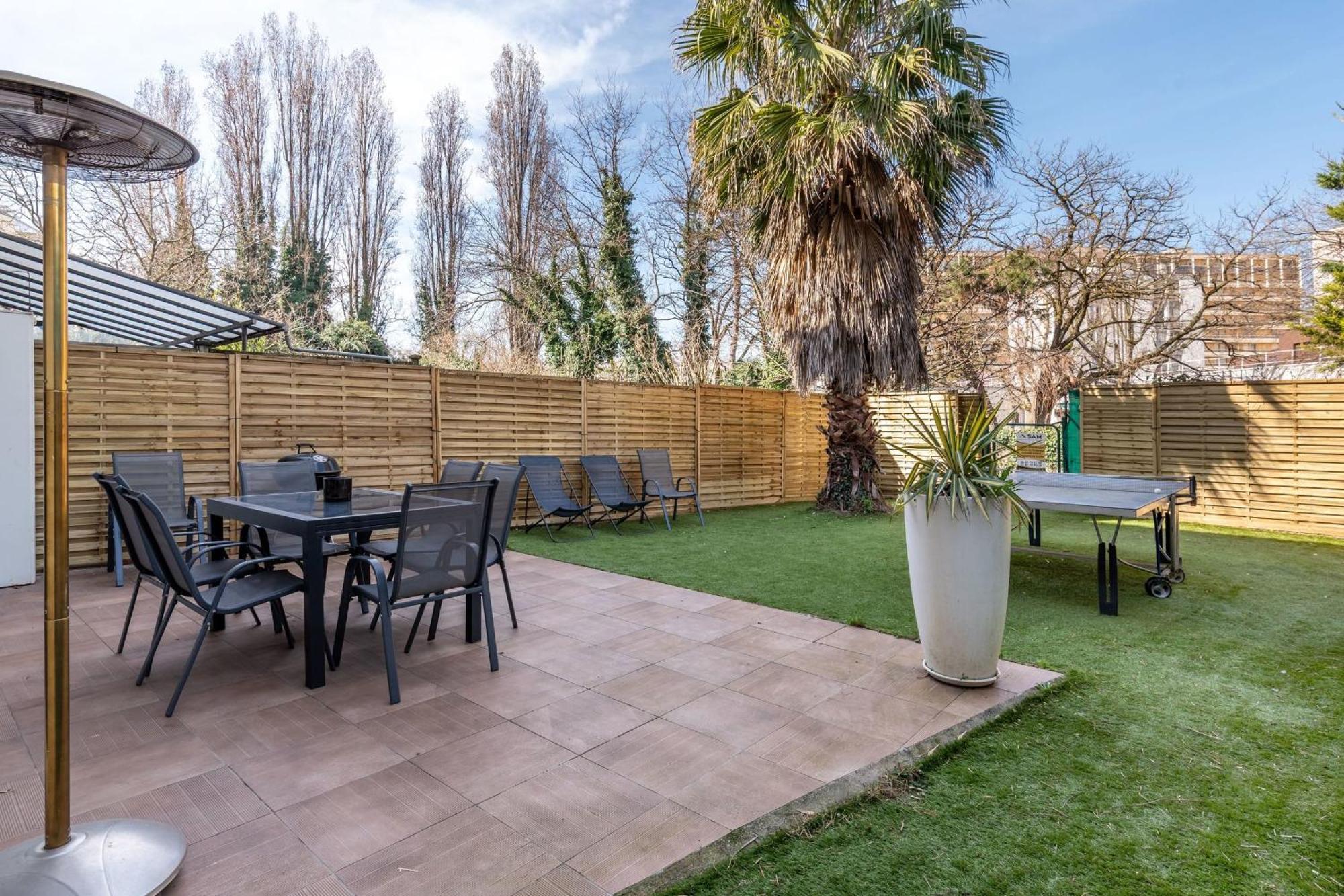 Maison Frappaz - 4 Bedrooms With Garden 维勒班 外观 照片