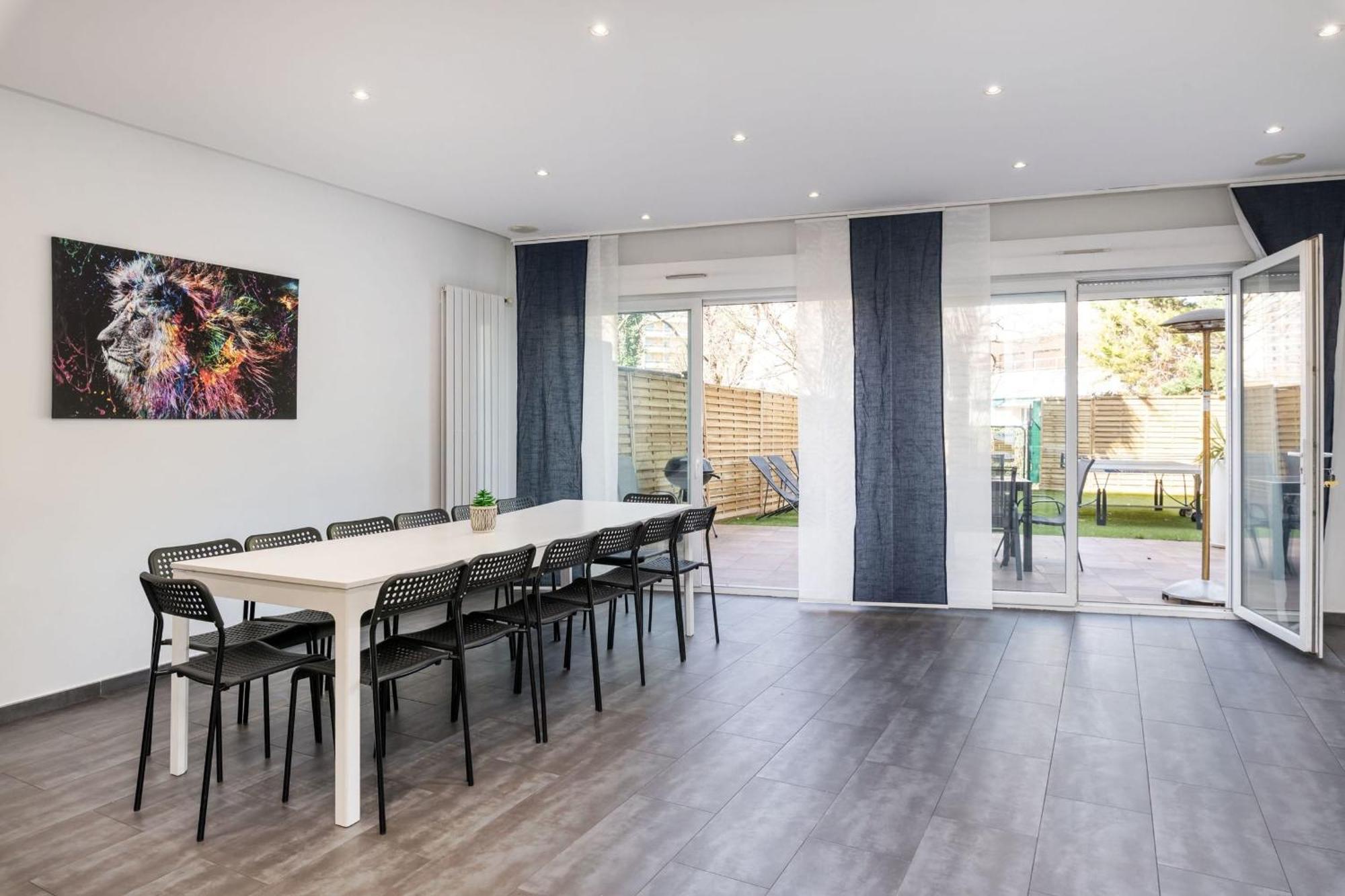 Maison Frappaz - 4 Bedrooms With Garden 维勒班 外观 照片